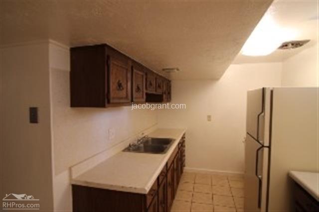 Building Photo - 1365 Scott Pl