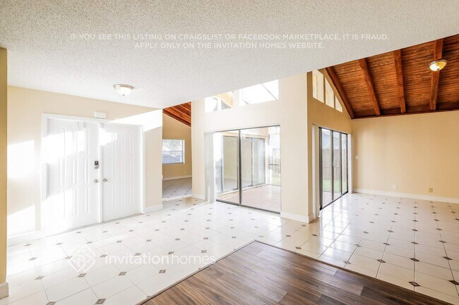 Foto del edificio - 9841 NW 31st Pl