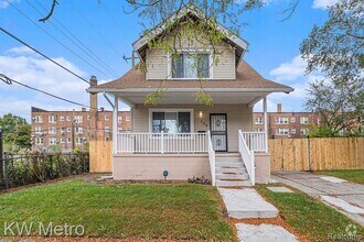 Building Photo - 208 Hill Ave