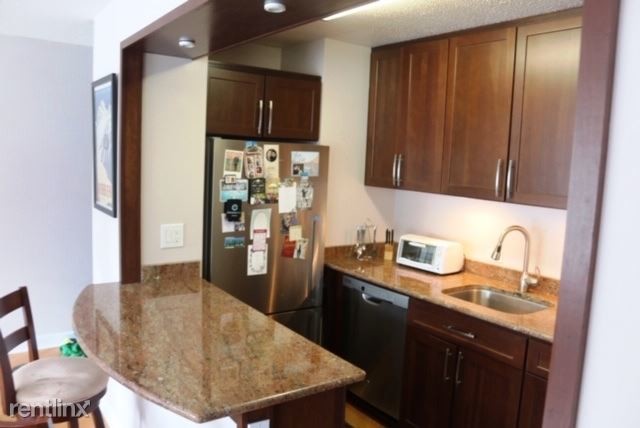 Foto del edificio - 1400 N State Pkwy