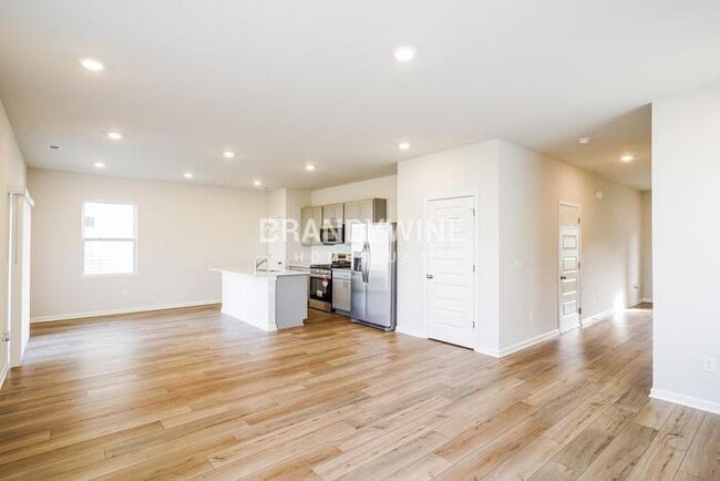 Building Photo - 554 Torrey Pines Ln