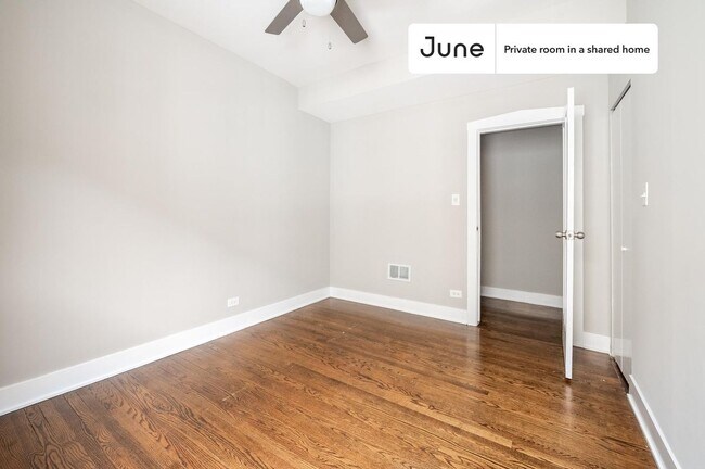 Foto del edificio - Private bedroom in 3 bed/1 bath Home