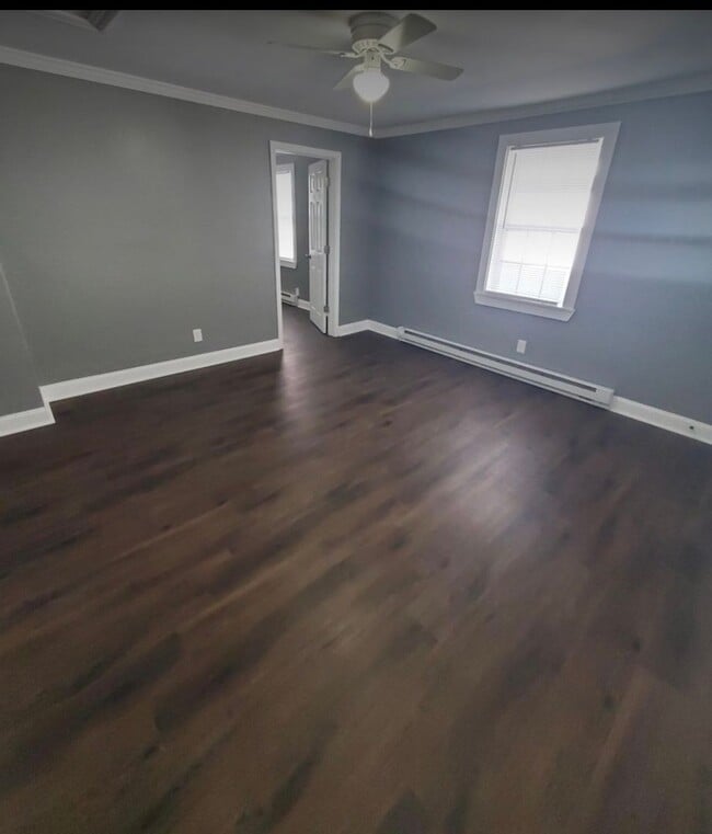 Building Photo - 528 Manchester St SE