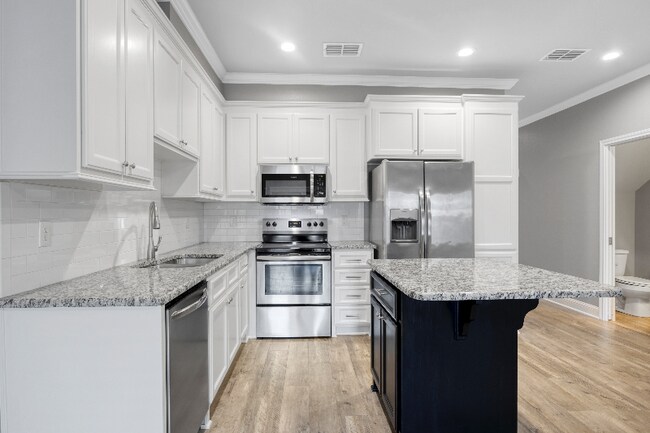 Foto del edificio - 16076 Echo Glen Dr