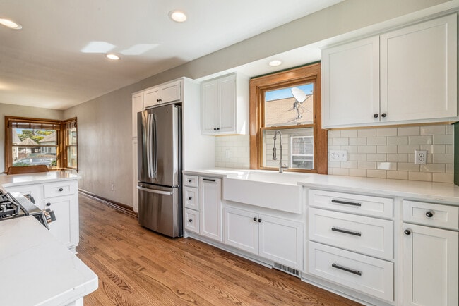 Foto del edificio - 7639 W Lorraine Pl