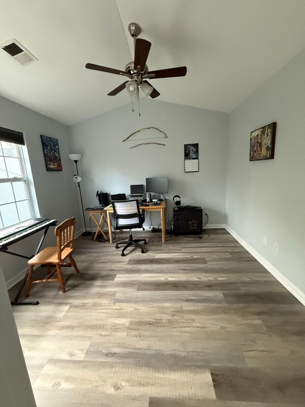 Foto del edificio - 3781 Winborne Ln