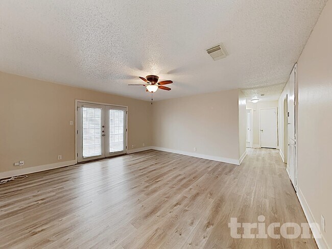 Building Photo - 8338 Morning Grove