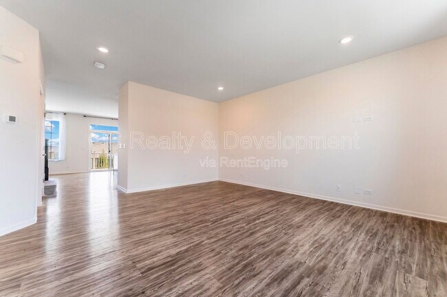 Foto del edificio - 596 Cimmaron Cir