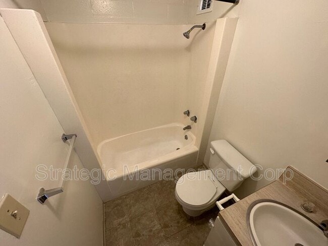 Photo - 1301 Lusitana St Apartment