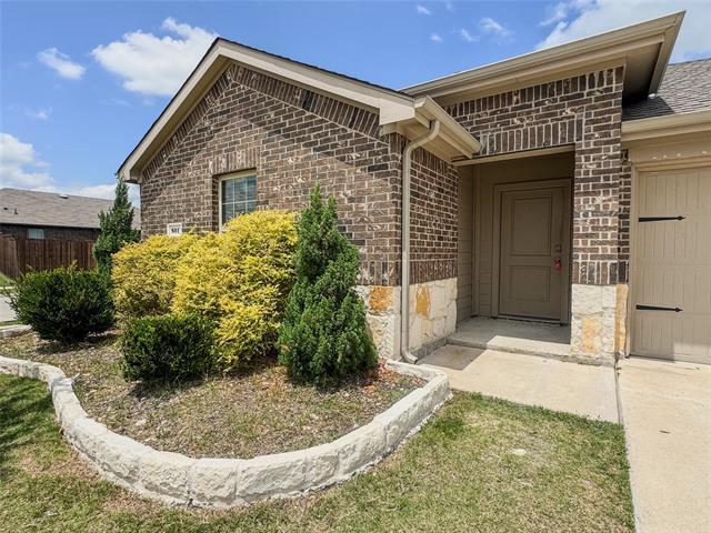 Foto del edificio - 801 Meadow Creek Ln