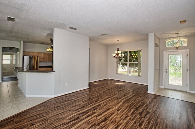 Foto del edificio - Spacious Home in Isles of Bellalago