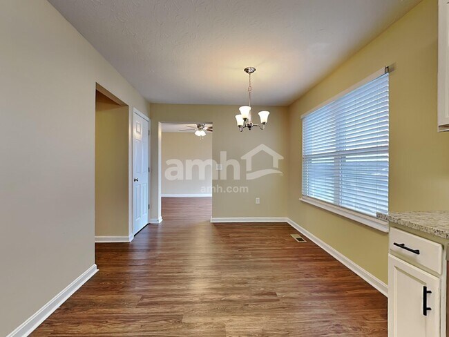 Foto del edificio - 10319 Fredricksburg Rd