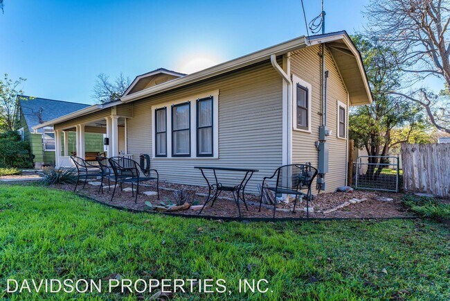 Foto del edificio - 3 br, 2 bath House - 204 Abiso Ave