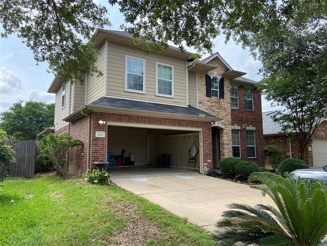 Building Photo - 2843 Lakecrest Forest Dr