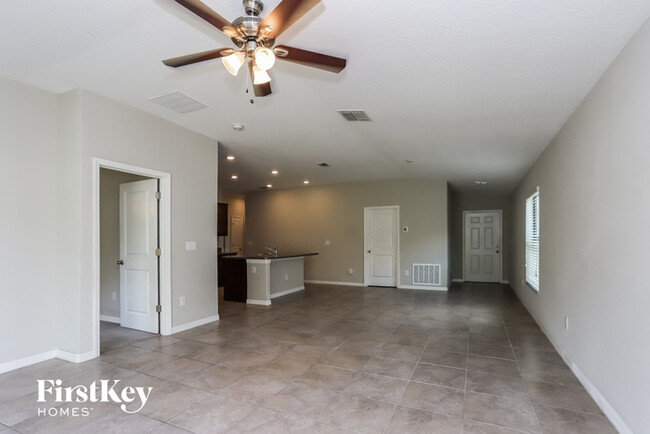 Building Photo - 9643 Sage Creek Dr