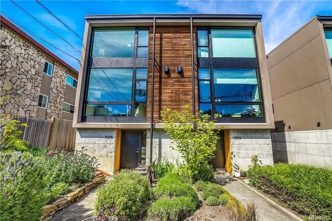 Foto del edificio - Modern town home in heart of Ballard