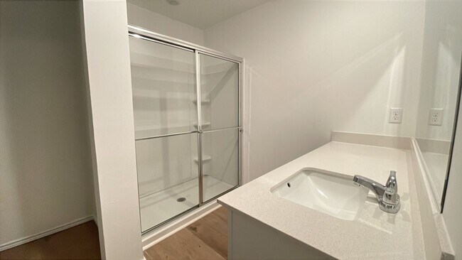 Building Photo - Edmond Rental