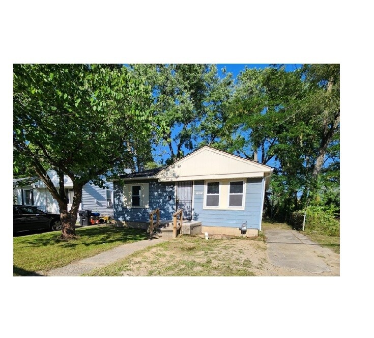 Primary Photo - 19420 Woodbine St
