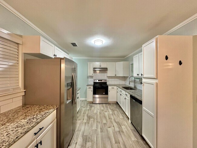 Foto del edificio - Updated 3-Bedroom Home Near TJC & Medical District!