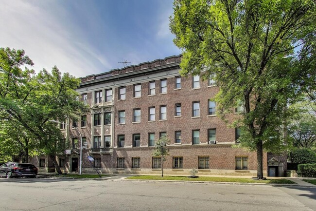 Building Photo - 5108 S Woodlawn Ave