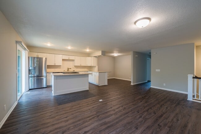 Foto del edificio - 5590-5592 Timber Lane Shorewood MN