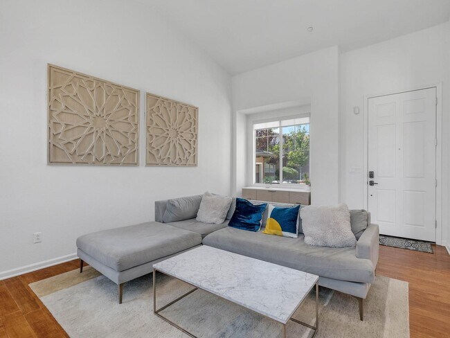 Foto del edificio - 1392 Trailside Ct