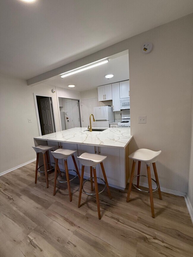 Foto del edificio - 2030 F St NW