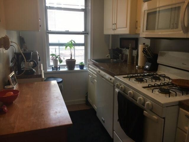 Building Photo - 5430 Netherland Ave