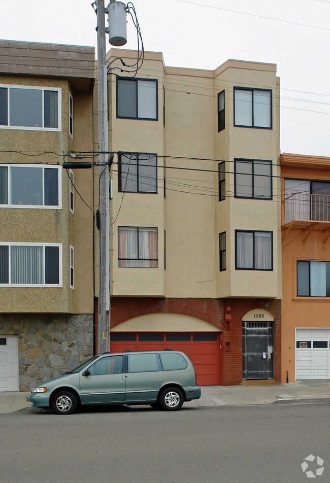 Building Photo - 1580 Great Hwy