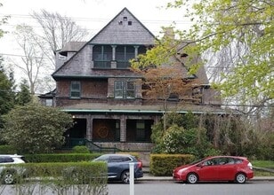 Building Photo - 37 Catherine St