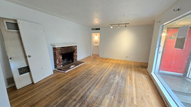 Foto del edificio - 1235 W Dayton Ave