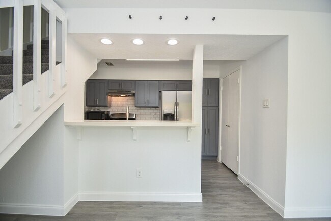 Foto del edificio - 8803 Vinkins Rd