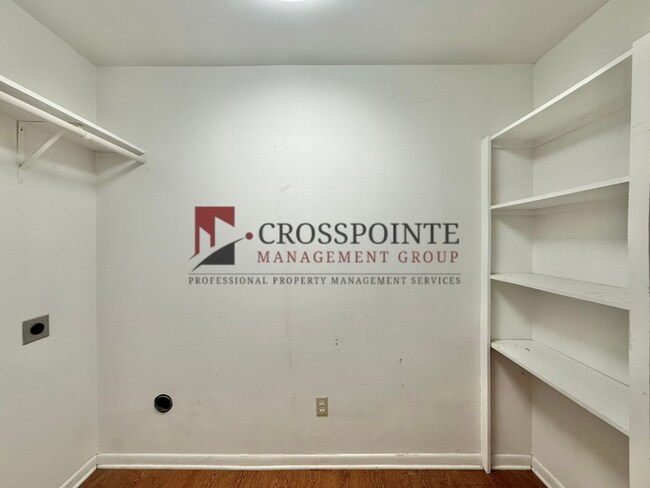 Foto del edificio - 3 Bedroom, 2 Bathroom Duplex!