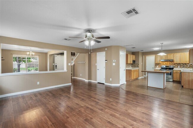 Building Photo - 2609 Jason Dr