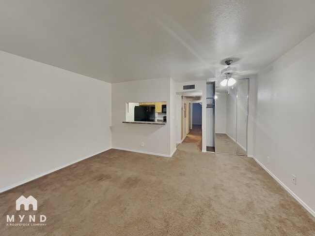 Building Photo - 14203 N 19th Ave