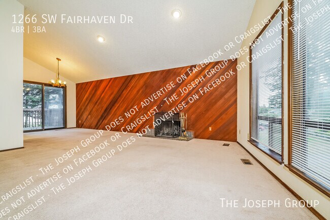 Foto del edificio - 1266 SW Fairhaven Dr