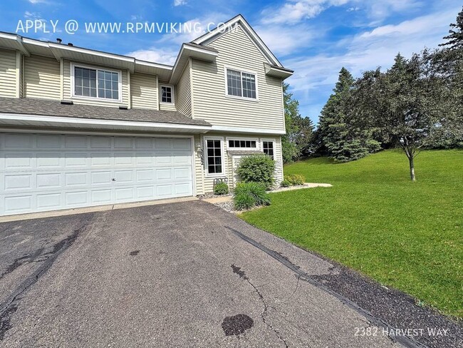 Building Photo - 2br 2ba 2cg ~ Security Deposit Free Altern...