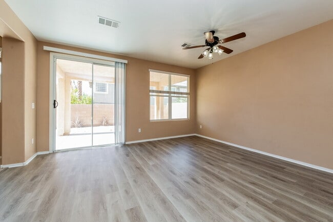Building Photo - 2613 E Cliff Lodge Ave