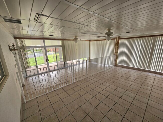 Foto del edificio - 440 Drummond St