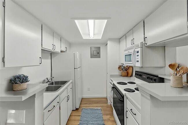 Foto del edificio - 8555 S Fairmount Dr