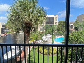Building Photo - 11 Royal Palm Way