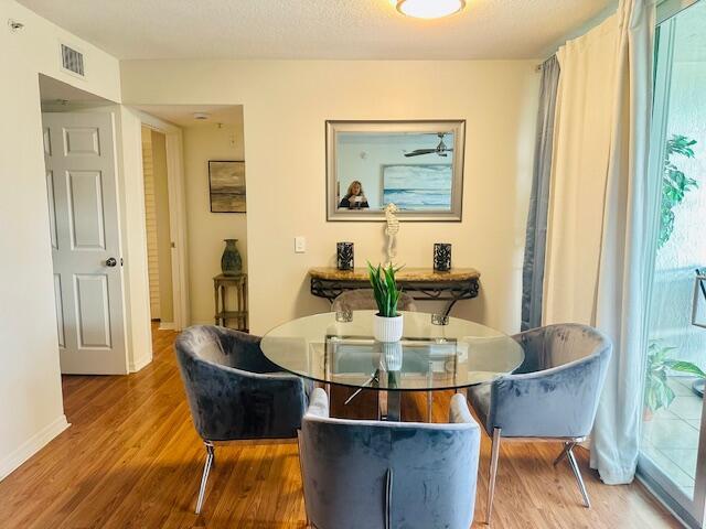 Foto del edificio - 402 Villa Cir