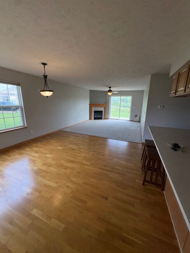 Foto del edificio - 921 Kelly Ln