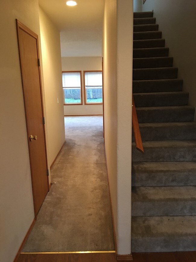 Interior Photo - 4071-4129 Forsythia St