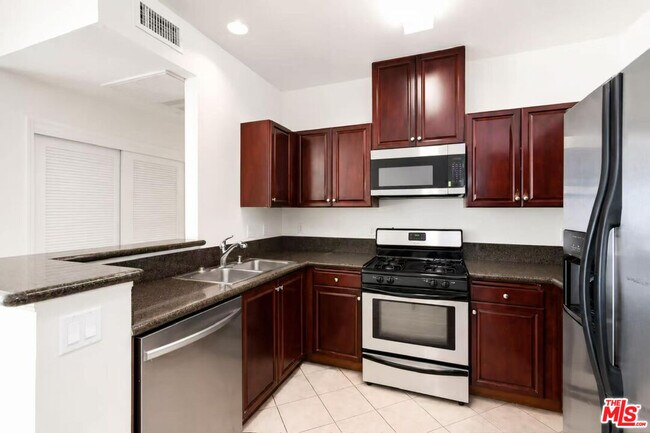 Foto del edificio - 13941 Sherman Way