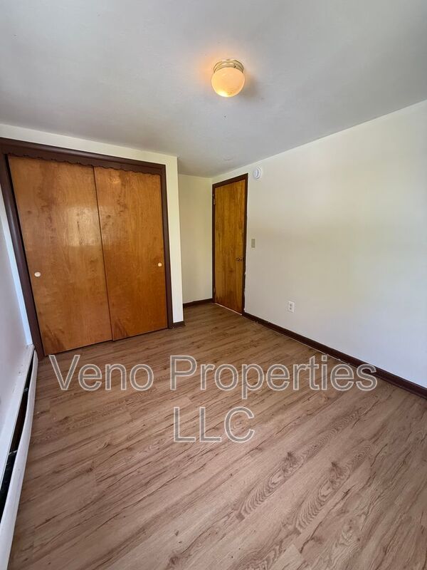 Foto del edificio - 40 Frost Pl