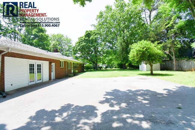 Building Photo - Wonderful 2BD/2BA by MTSU & 1BD/1BA MOTHER...