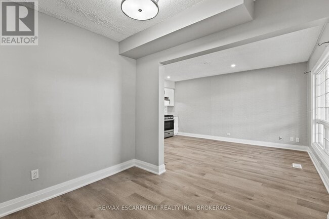 Photo du bâtiment - 15 McCormick St