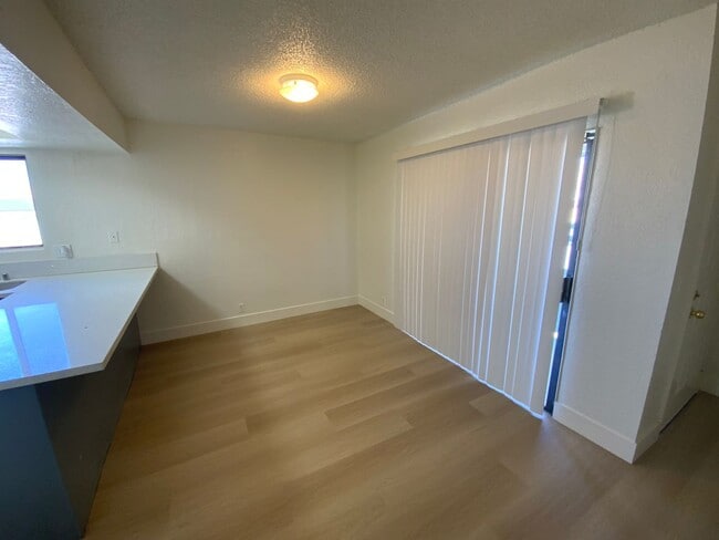 Building Photo - 2 Bed 2 Baths Apartment for Rent!