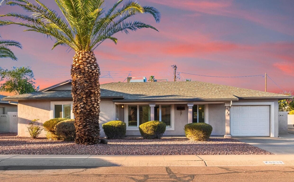 Primary Photo - 6838 E Almeria Rd